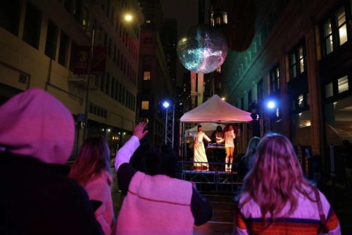 Crowds brave weather for downtown SF street party on New Year's Day
