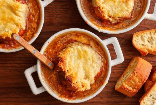 Chefs reveal 9 pro tips for the best French onion soup