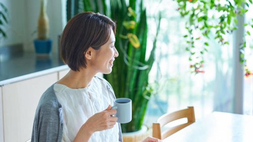セロトニンと朝食の科学, 朝に取り入れたい食材①：乳製品・卵, 朝に取り入れたい食材②：大豆製品, 朝に取り入れたい食材③：バナナ, 噛むことが、脳にとっての「リズム運動」に, まとめ, 朝に食べるだけ!「幸せホルモン」を育てる食べ物とは?管理栄養士が解説