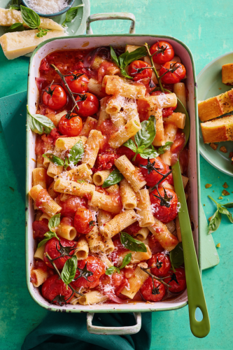 Top 16+ easy pasta bakes that will actually save your chaotic weeknights