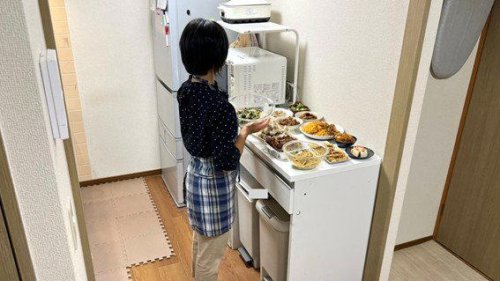 習慣1：同じ商品をリピート買い, 習慣2：野菜のまとめ買い, 習慣3：「完璧な自炊」を目指そうとする, 習慣4：嗜好品を大量にストックする, 習慣5：たりないものをすぐ買いに行く, 元浪費家、やめたら「無理なく食費が減った」習慣5つ。リピ買いにまとめ買い、当たり前を見直すだけ