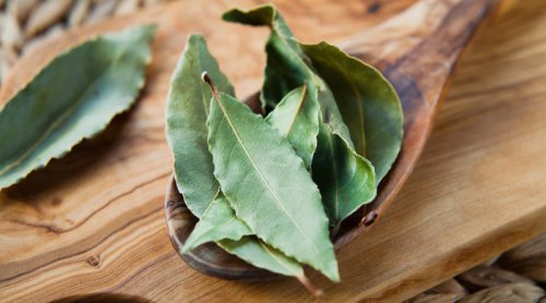 Can you eat bay leaves? What to know about potential dangers.