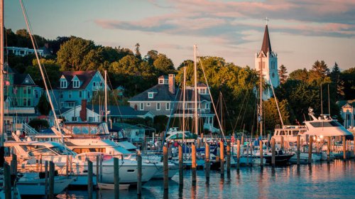Top 5+ remote towns in America worth visiting that are only accessible by plane or boat
