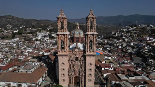 Where in Mexico are US travelers currently banned or told to avoid?