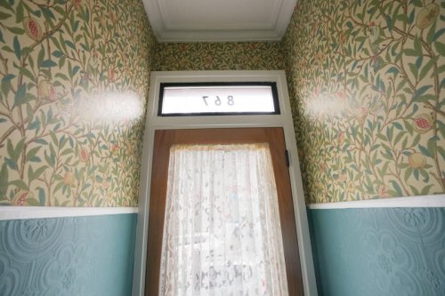 In Philly homes, wallpapering is back and the rules have changed