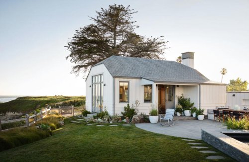 This Santa Cruz cottage will eventually fall into the sea&mdash;but one family bought it anyway