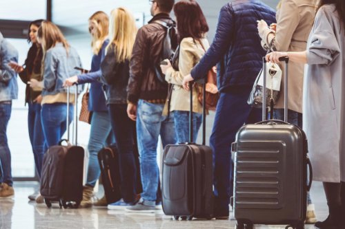Why you should never travel with a black, navy blue or grey suitcase