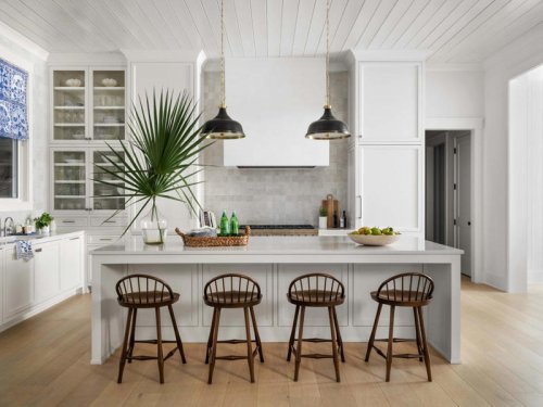 This Florida beach cottage couples traditional southern style with a soothing blue and white palette