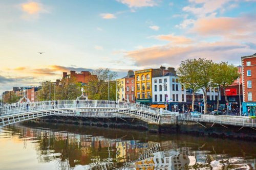 Passport warning as thousands of Brits flying to Ireland risk being denied travel