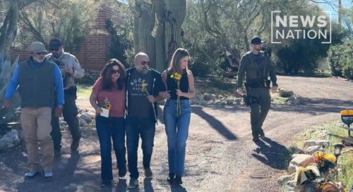 Savannah Guthrie, siblings break down in tears in first visit to memorial at mom Nancy&rsquo;s home