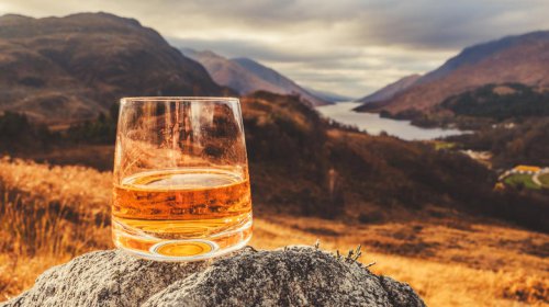 Glen Scotia 15-year, Talisker 10-year, Loch Lomond 18-year, Benriach The Twelve, Ardbeg 10-year, Laphroaig 18-year, Oban 14-year, Aberfeldy 12-year, Glenfiddich Gran Reserva 21-year, Chivas Regal 18-year Pauillac Wine Finish, Top 10+ award-winning Scotches that should be on your radar