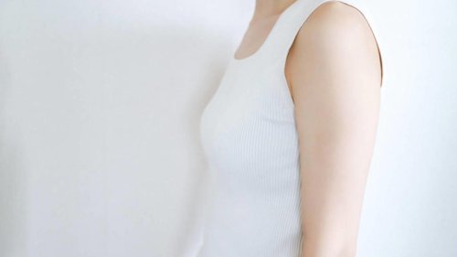 「背中が老けて見える原因」は肩甲骨。ガンコな巻き肩がラクに変わる「姿勢調整ワーク」