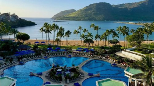 This newly renovated Kaua'i resort has Hawaii's largest single level pool and direct beach access