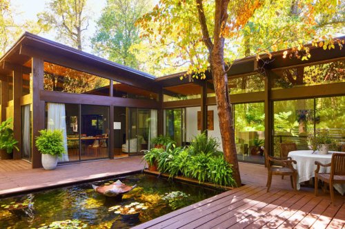 This mid-century modern home was designed to be beautiful and accessible
