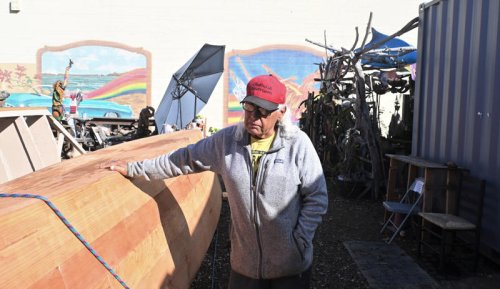 Ventura County Chumash use tomols to paddle back thousands of years