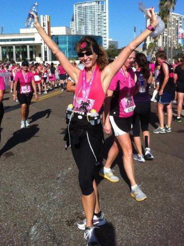 I adopted a new fitness strategy in my 40s that's helped me run half-marathons, hold handstands, and do pull-ups as I age