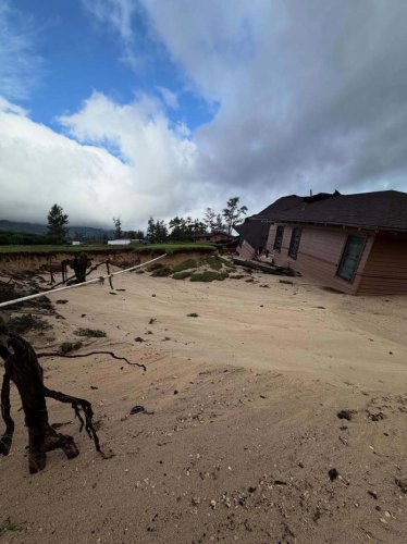 Emergency shelters open across Hawaii amid dangerous flooding