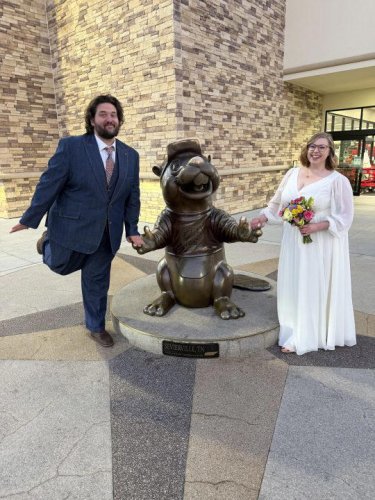 Couple gets married at Buc-ee&rsquo;s: 'Very on-brand for us'