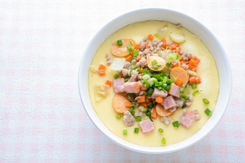 1. ไข่ตุ๋นทรงเครื่อง (Steamed Egg), 2. ไข่ดาวน้ำ (Poached Egg), 3. ไข่เจียวไร้น้ำมัน (Air-Fried/Water-Fried Omelet), 4. สลัดไข่ต้ม (Boiled Egg Salad), 5. ไข่กวนสมุนไพร (Scrambled Eggs with Herbs), Top 5+ เมนูไข่แคลอรีต่ำ ช่วยลดน้ำหนัก อิ่มนาน โปรตีนสูง ทำง่ายได้ทุกเช้า