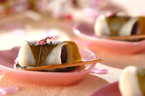 「関東風の桜餅」の作り方~桜の季節到来!桜の塩漬けを使った春らしいおかずやピンクがかわいい春のスイーツまとめ~