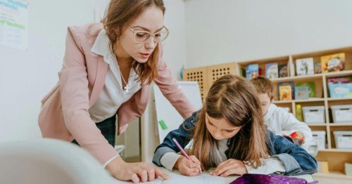 4th grade teacher gives student 50% on a test after she got 92% right because she used old math her dad taught her