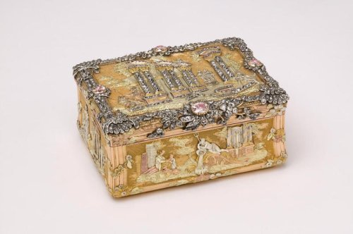 These historic snuffboxes associated with 18th-century monarchs were stolen in a shocking heist. Now, they're back on public display