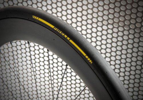 Patented PAAS technology, 2 watts faster than the P Zero Race RS, 10% lower rolling resistance, Mounting and first ride impressions, Pirelli P Zero Race SL-R prices , Pirelli boasts new aerodynamic trick with its new P-Zero SL-R race tyre