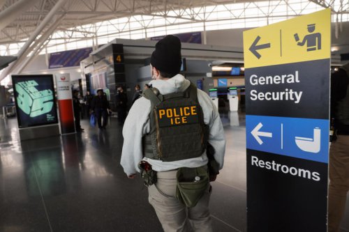 TSA workers continue without pay at O'Hare. Here's what ICE is earning