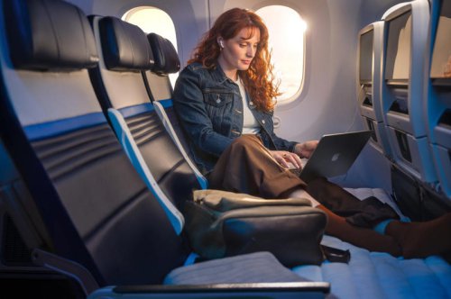 United is rolling out beds in economy. Here's how the airline's new 'Relax Row' will work.