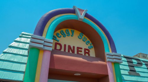 The best stops on a breathtaking road trip between Las Vegas and the Grand Canyon