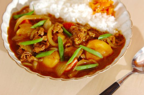 「ひらひらお肉のカレー」の作り方~「豚こま切れ肉」を使った簡単人気レシピまとめ~