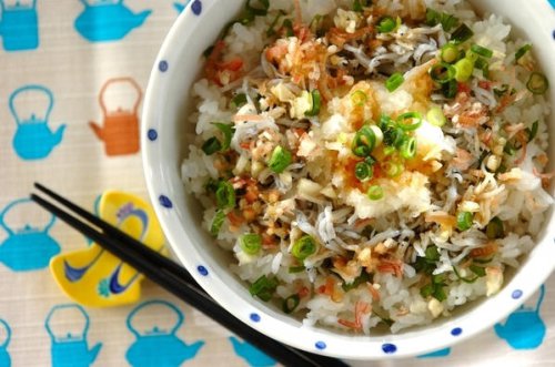「簡単にワンランク上の味! シラスおろし丼 by 池田 絵美さん」の作り方~一人暮らし応援! 15分以内で作れる人気の簡単丼レシピ集~