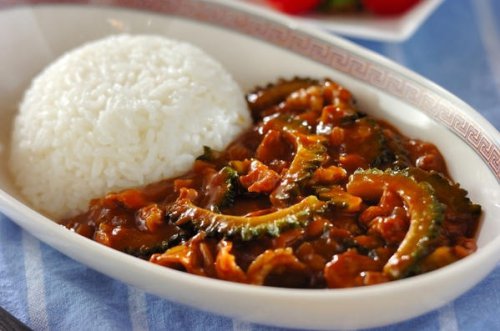 「豚肉とゴーヤの夏カレー」の作り方~ビタミンCたっぷり！やみつきゴーヤレシピ25選~