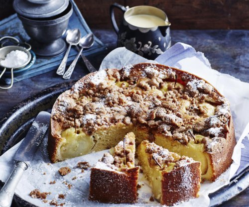 Caramel apple cake