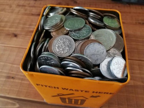 銀行に持ち込むと、ヘタすりゃ赤字? キャッシュレス化で大量に貯まった「1円玉と5円玉」の処理方法に2500万インプレッション