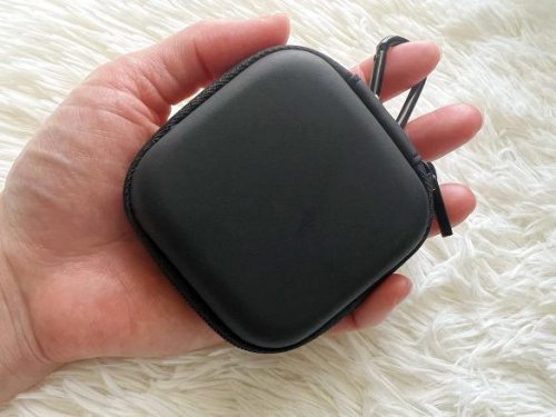 &ldquo;イヤホンすぐ壊れる問題&rdquo;が100均アイテムで解決！ほどよい硬さと「ポケット付き」が決め手に