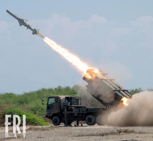 &Prime;敵&Prime;艦艇をミサイルで撃沈&hellip;！米軍らと自衛隊が台湾至近で巨大軍事訓練を挙行「密着ルポ」緊迫写真