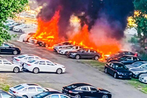 EV20台が全焼 誰も予想しなかった中国大連の駐車場火災の顛末