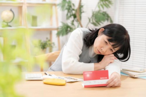 株高で資産は増えても、安心感が増えにくい理由, 退職金を前提にした人生設計は、すでに普遍的ではなくなっている, 物価高と円安で、個人投資家を取り巻く前提は変わっている, 老後の計画も、これまでの延長では考えにくくなっている, 「いくら貯めれば安心か」だけでは生活設計を描きにくい, 株価が下がっても生活コストが下がらない局面に備える, 資産形成は、投資・収入・学びの3つで考える, 投資：長く続けられる仕組みを整える, 収入：金融資産だけでなく、生み続ける力を持つ, 学び：家庭で投資を学び、経済を自分ごとにする, 株高の局面こそ、ポートフォリオの耐久性を点検する, 株高で資産は増えているのに安心できない理由と、資産形成に必要な視点