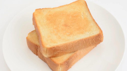 朝トーストは太りやすい？, 血糖値を上げにくい朝トーストのポイント, 血糖値を上げにくい朝トーストの組み合わせ3選, 朝トーストを食べるときの注意点, まとめ, 朝のトーストにプラスしたい。血糖値の急上昇を抑える組み合わせ3選｜管理栄養士が解説
