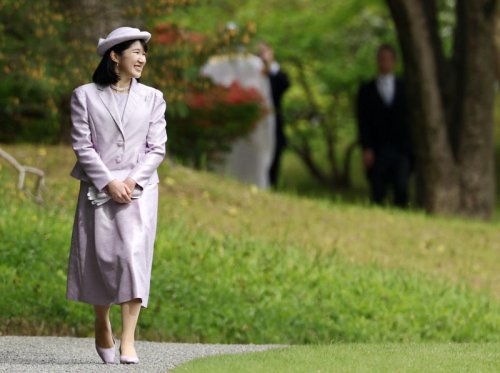 1．そもそも「皇室典範」とは？ なぜいま「改正」するの？, 2．女性皇族が結婚後も皇室に残る。この案が通るとどうなる？ , 3．男系男子を養子に迎える。この案が決まるとどうなる？ , 4．同じ問題に直面した欧州各国が決めたこと────国民投票で「絶対的長子相続制度」を導入したデンマーク , 5．識者はこう見る───お茶の水女子大学客員研究員・鹿内浩胤さん, 愛子さま、佳子さま、彬子さまの未来は?「皇室典範」の改正についていま知っておきたいこと