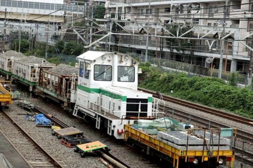 地方ローカル線が迎える転換期, 鉄路が直面する経済的限界, 次世代移動システムの実験場, 生活圏へ歩み寄る車の機動力, 大量輸送の課題と技術的補完, 観光客需要と生活路線の両立, 二項対立を超える地域交通, 「100円稼ぐのに2万円」の衝撃! 赤字ローカル線を揺るがす「維持か廃止か」、その先にある地殻変動とは