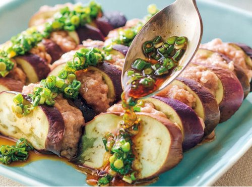 【レンジで完結】とろけるなすに&rdquo;シビ辛だれ&rdquo;が最高！「ひき肉となすのレンチン蒸し麻辣だれ」