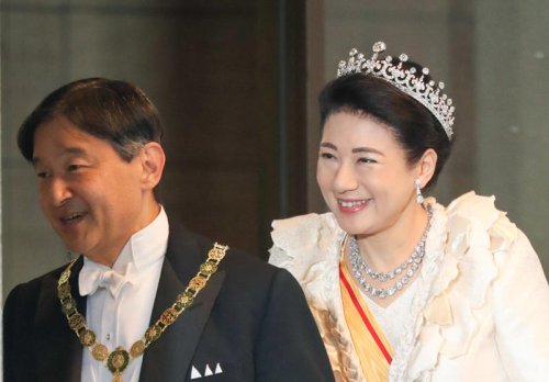 【ご結婚33年】 宮殿「車寄せ」には陛下と雅子さまのドラマが詰まっている 「これまで見たことない」と職員を驚かせた、アドリブシーン