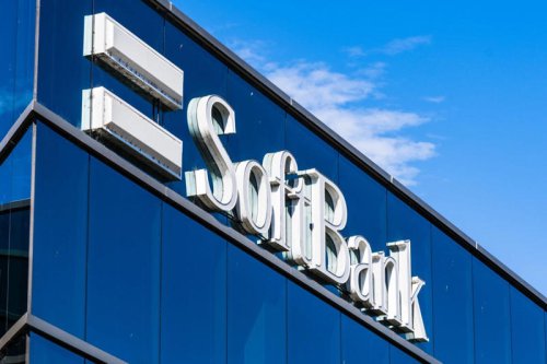 ソフトバンクグループ個人向け新発債の発行要項, 「劣後債（ハイブリッド）」とは？「実質5年債」と見られる理由も解説, ハイブリッド債はワインなら「ロゼワイン」, なぜ実質「5年債」なのか？（ステップアップ条項の意図）, 第5回債も期限前償還を決定、「実質5年」の実績あり, 4月債との比較：今回のSBGハイブリッド社債が「高利回り」になった理由, 条件面の変化：利回りアップとスプレッドのワイドニング, 背景要因①：ベース金利（市場金利）の上昇, 背景要因②：2か月で「6780億円」という猛烈な需給の壁, 投資を検討する際の3つの注意点, 普通社債に比べて返済順位が低い（劣後特約）, 利息の支払いが先送りされるケースがある（利払繰延条項） , 最長35年間、資金が拘束される可能性がある（延長リスク）, まとめ：高利回りの裏にある仕組みとリスクの理解を, 参考資料, 「35年も資金拘束される」は誤解? ソフトバンクGの個人向け新発社債（5.12％）が【実質5年】とされる理由