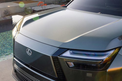 レクサス初の&ldquo;3列シートEV&rdquo; 全長5.1mのSUVタイプ電気自動車 世界初公開された新型「TZ」に対するネットでの反応を集めてみた