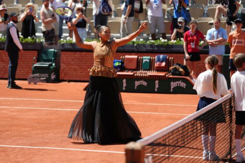Naomi Osaka sparkles at French Open in Eiffel Tower-inspired dress