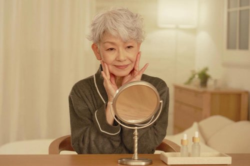 1：キッチンリセットで1日を締めくくる, 2：歯の手入れに10分かける, 3：寝る前30分のデジタルデトックス, 4：夜10時までに眠りにつく, 5：布団に入って、前向きな気分で眠る, 夜の過ごし方が、明日の自分を決める, 「寝る前のひと言」で仕事のストレスが減った。60代ひとり暮らしが10年以上続ける、夜のルーティン5つ