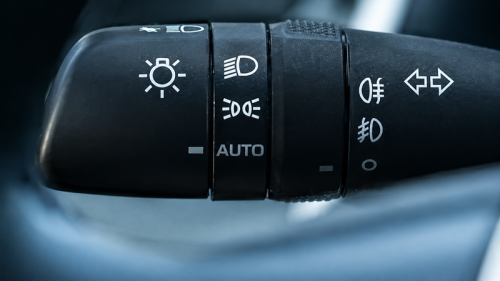 「ブレーキか、フォグか」後続車は区別できない&hellip;知らず知らず周囲を危険にさらすリアフォグの誤点灯