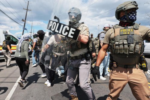 Airlines warn DHS customs threat would cripple international flights